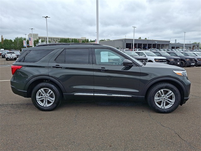 2022 Ford Explorer XLT photo 3
