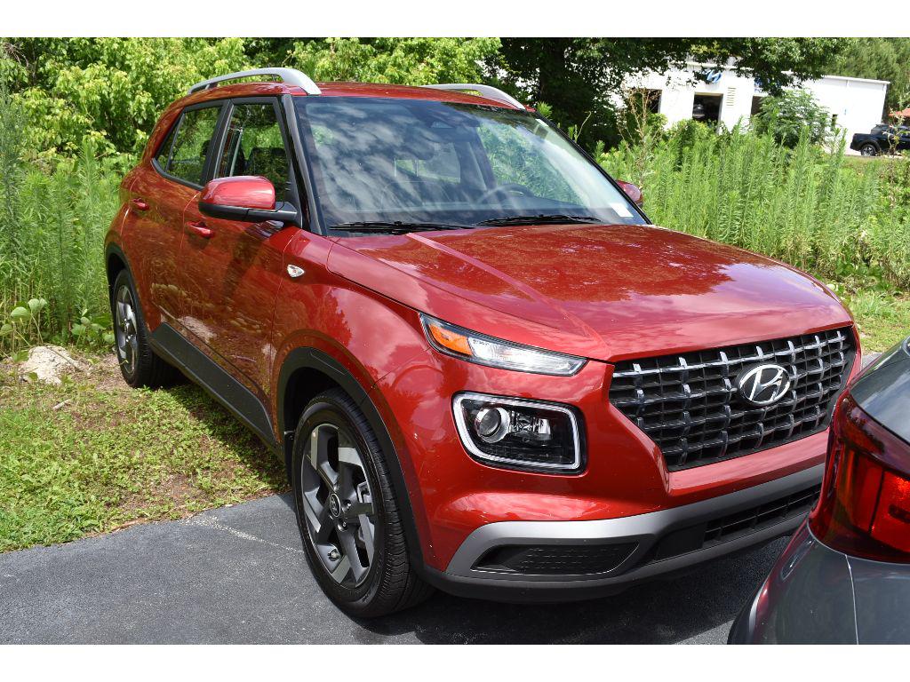 2025 Hyundai Venue Limited photo 3