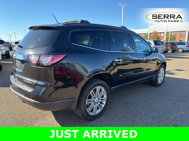 2014 Chevrolet Traverse 1LT photo 2
