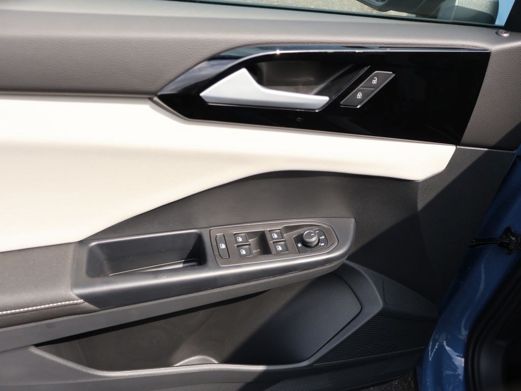2025 Volkswagen Taos S photo 23