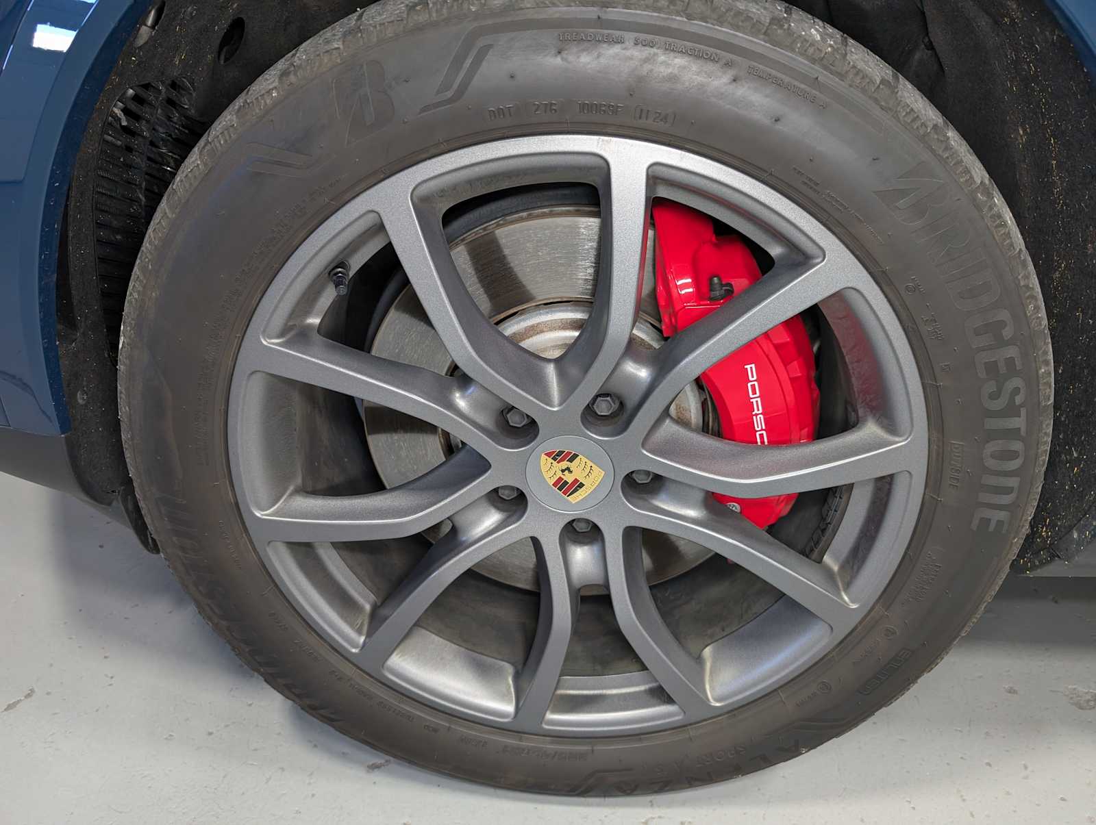 2024 Porsche Cayenne S photo 3