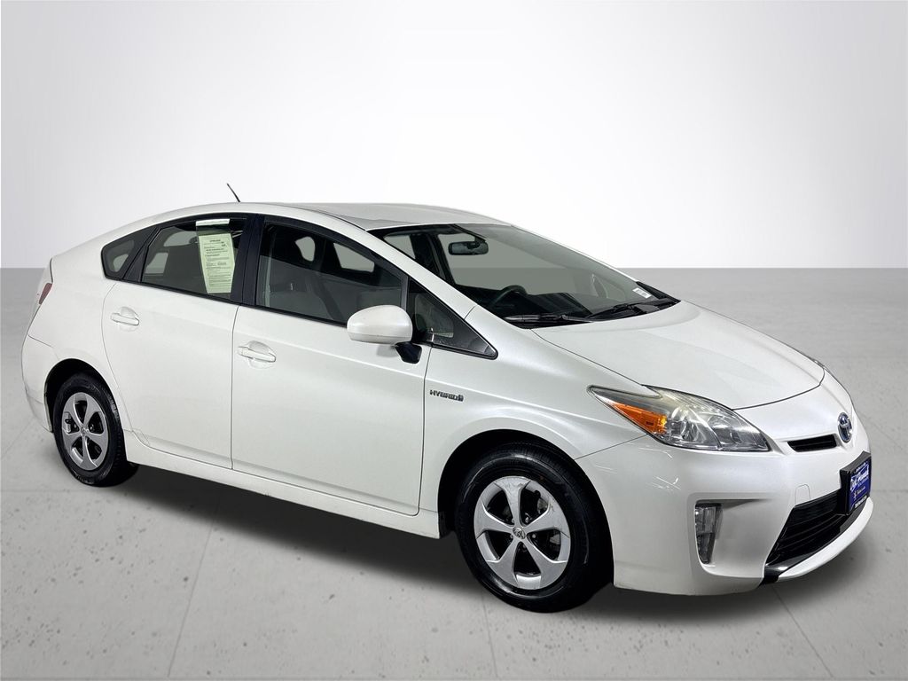 2015 Toyota Prius Three photo 4