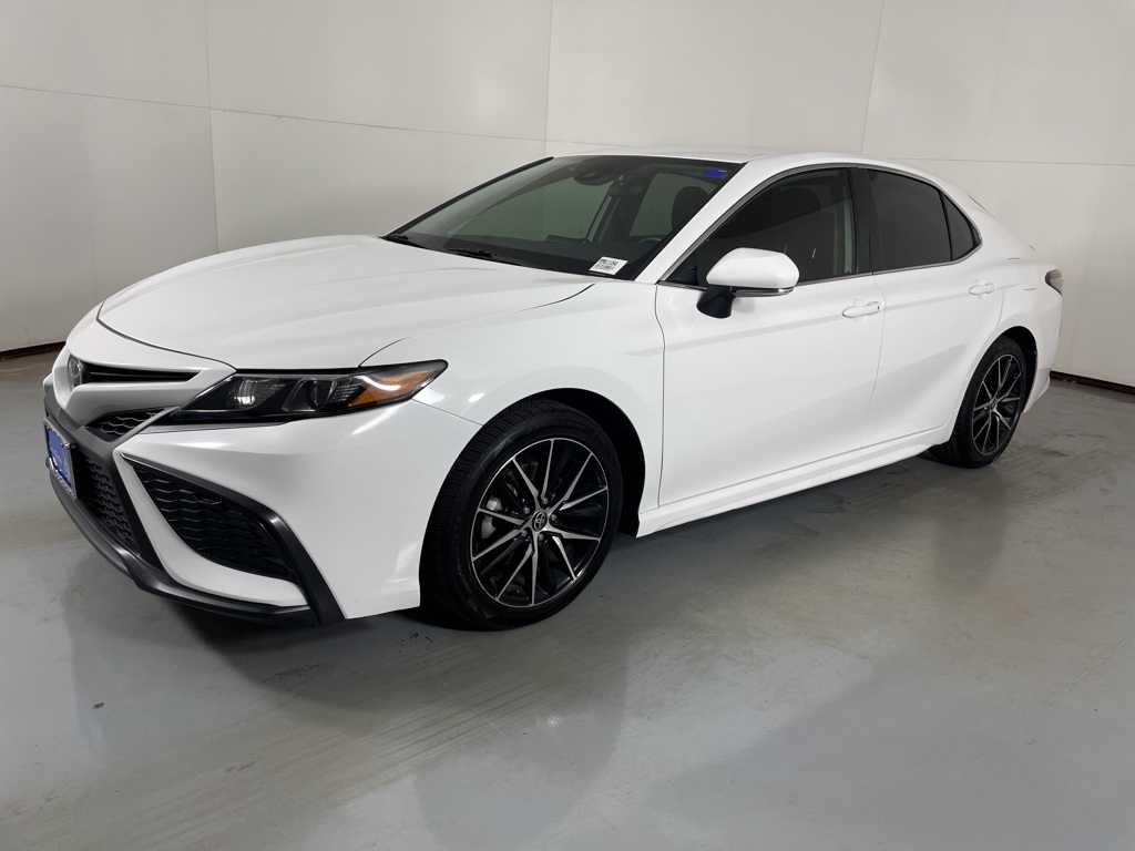 2024 Toyota Camry SE photo 4