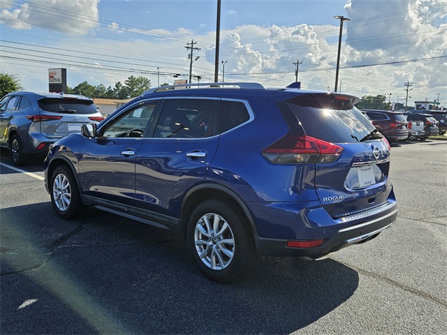 2019 Nissan Rogue SV photo 9