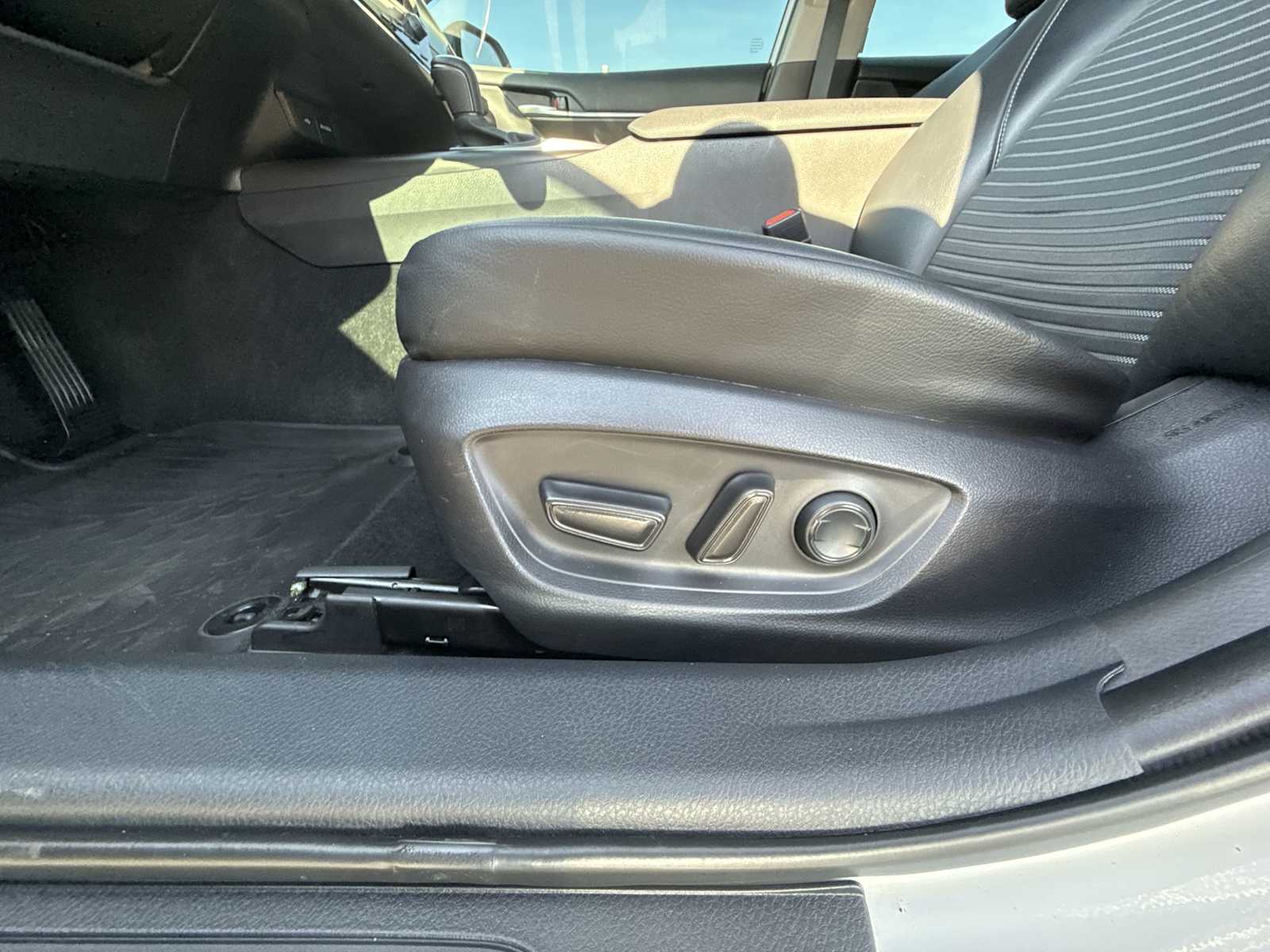 2021 Toyota Camry SE photo 11