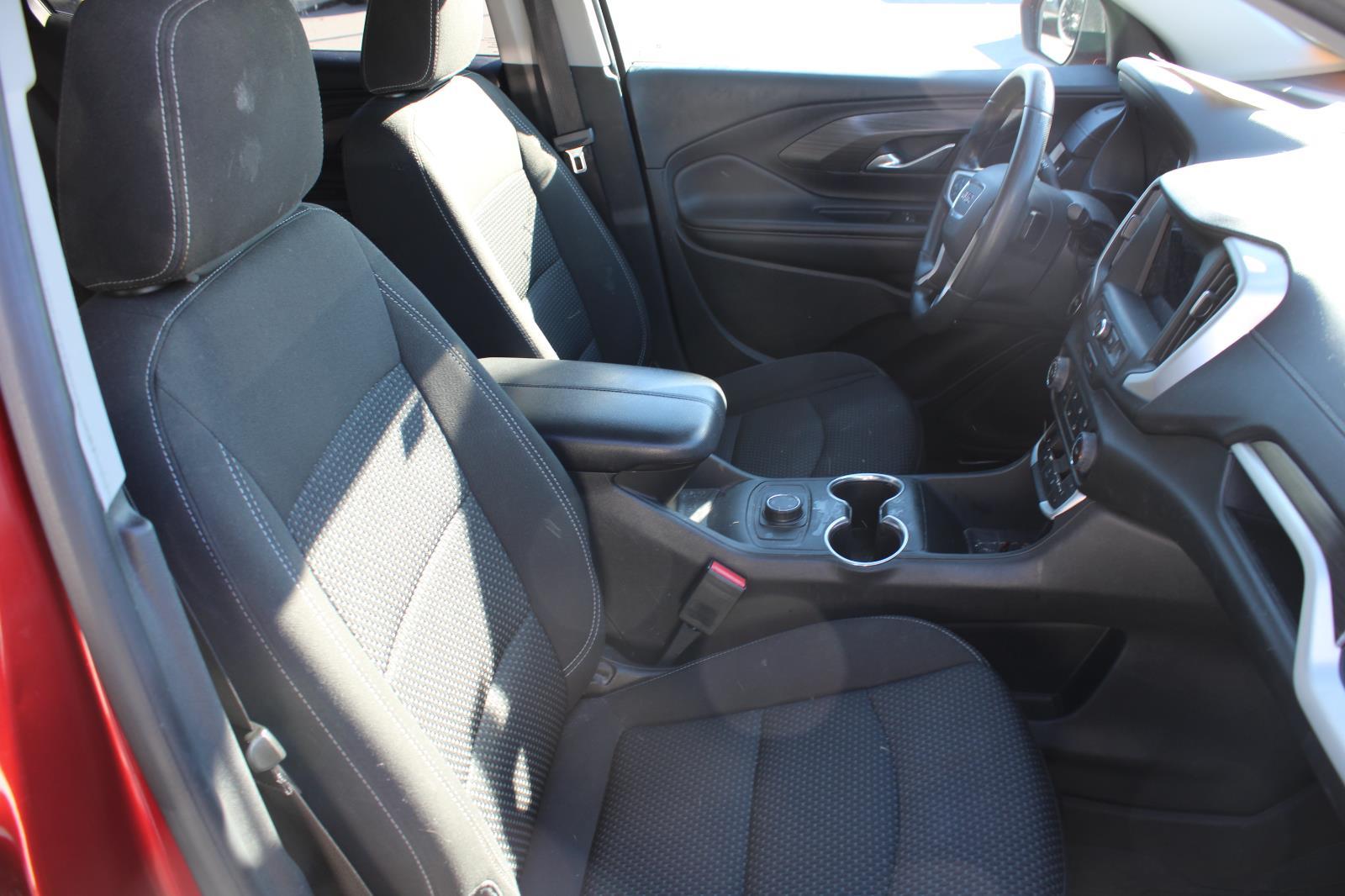 2022 Gmc Terrain SLE photo 3