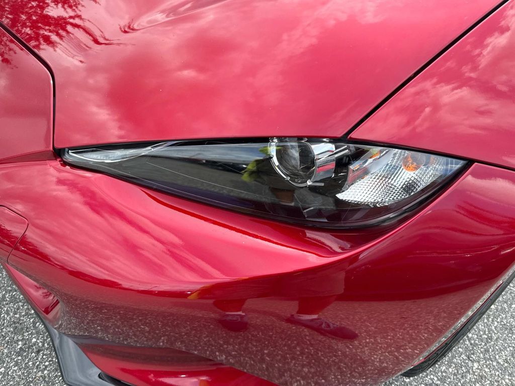 2022 Mazda MX-5 Miata RF Miata Grand Touring photo 9