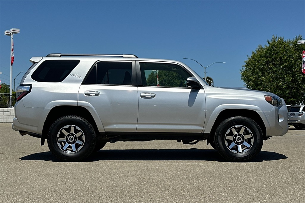 2024 Toyota 4Runner TRD Off-Road photo 3