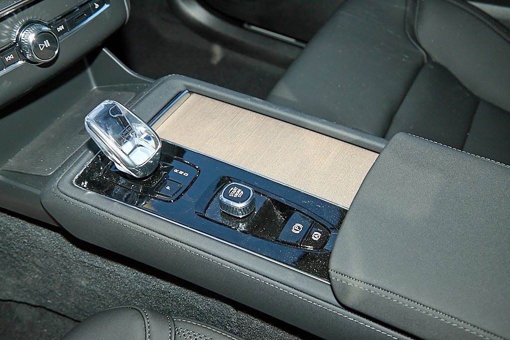 2026 VOLVO XC90 - Image 16