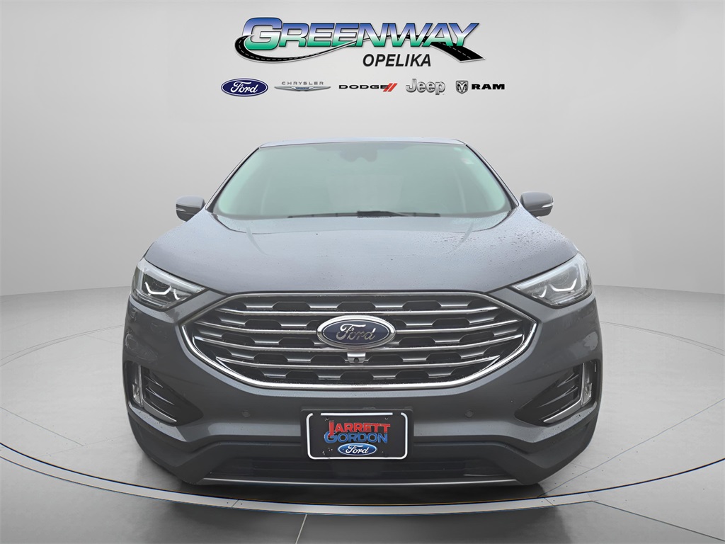 2021 Ford Edge Titanium photo 2