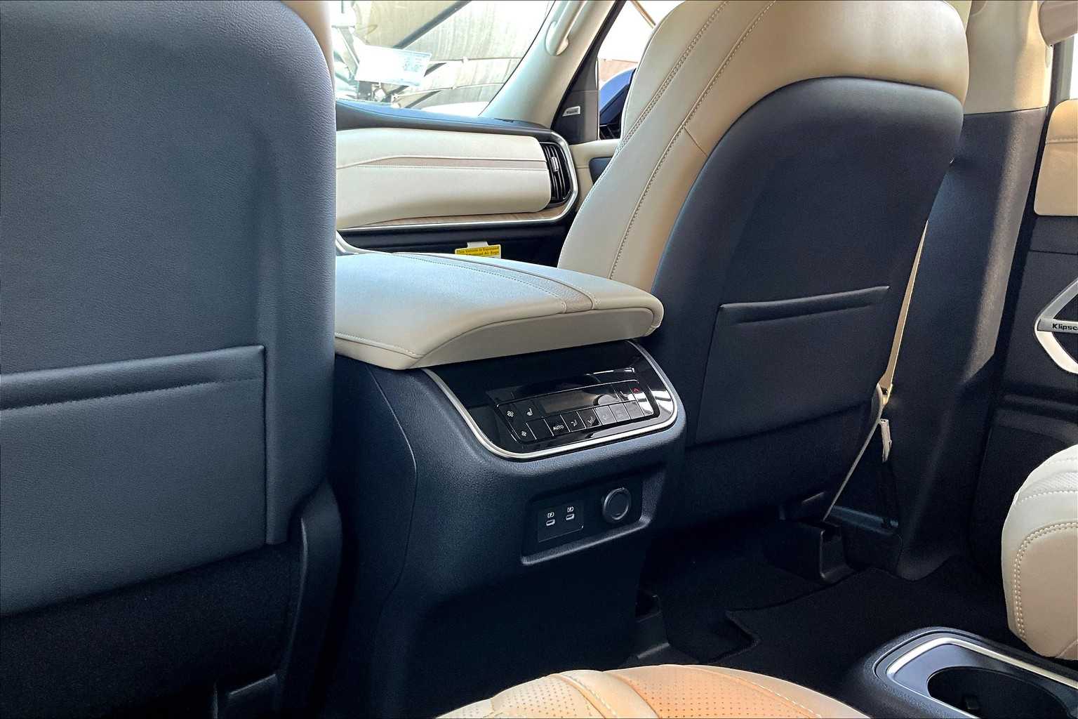 2026 Nissan Armada Platinum photo 19