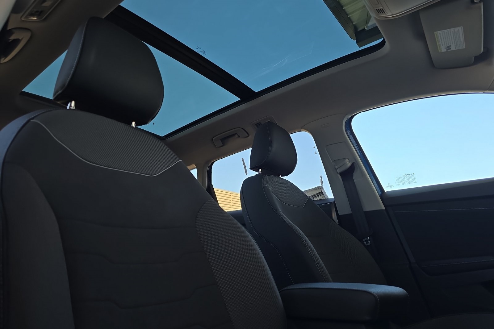 2025 Volkswagen Taos SE photo 16