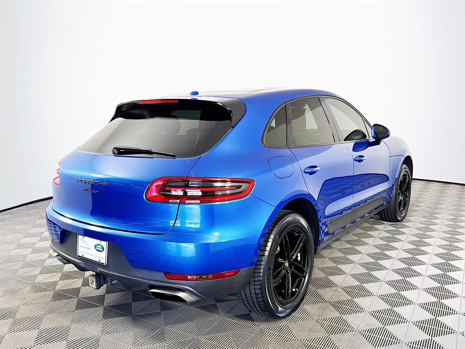 2018 Porsche Macan Base photo 5
