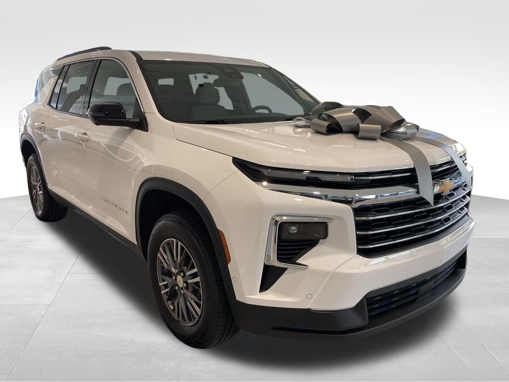 2025 Chevrolet Traverse photo 2