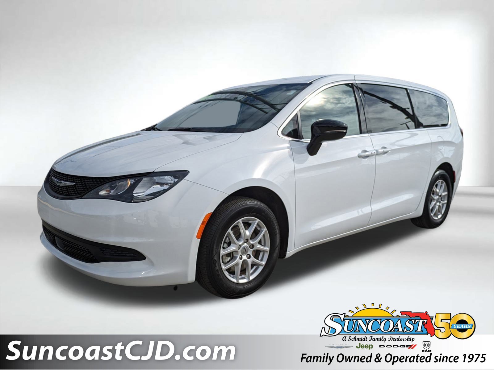 2025 Chrysler Voyager LX's photo