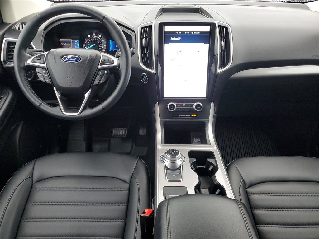 2024 Ford Edge SEL photo 17