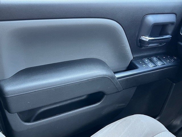 2018 Chevrolet Silverado 1500 Custom photo 26