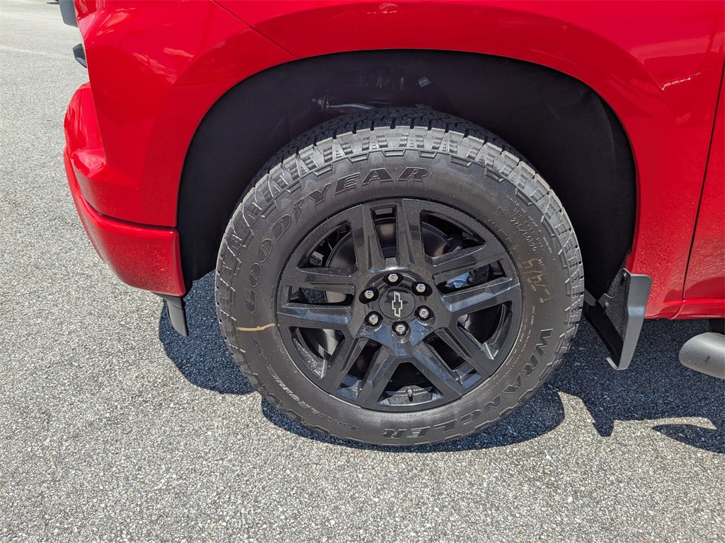 2025 Chevrolet Silverado 1500 Custom photo 5