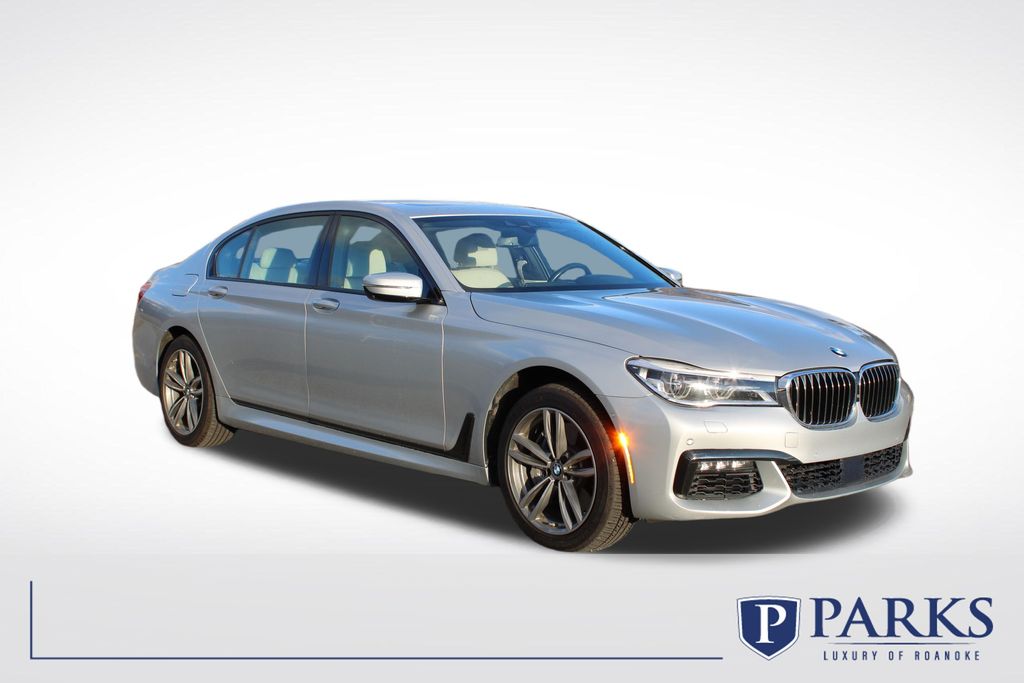 2018 BMW 7 Series 750i's photo
