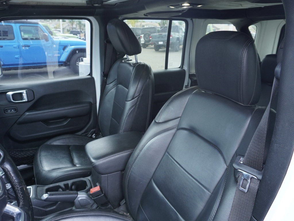2021 Jeep Wrangler Sahara Altitude photo 17