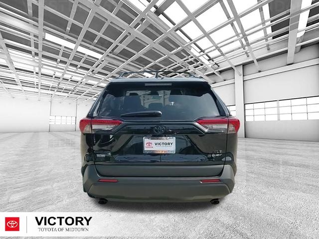2025 Toyota RAV4 Hybrid XLE photo 3