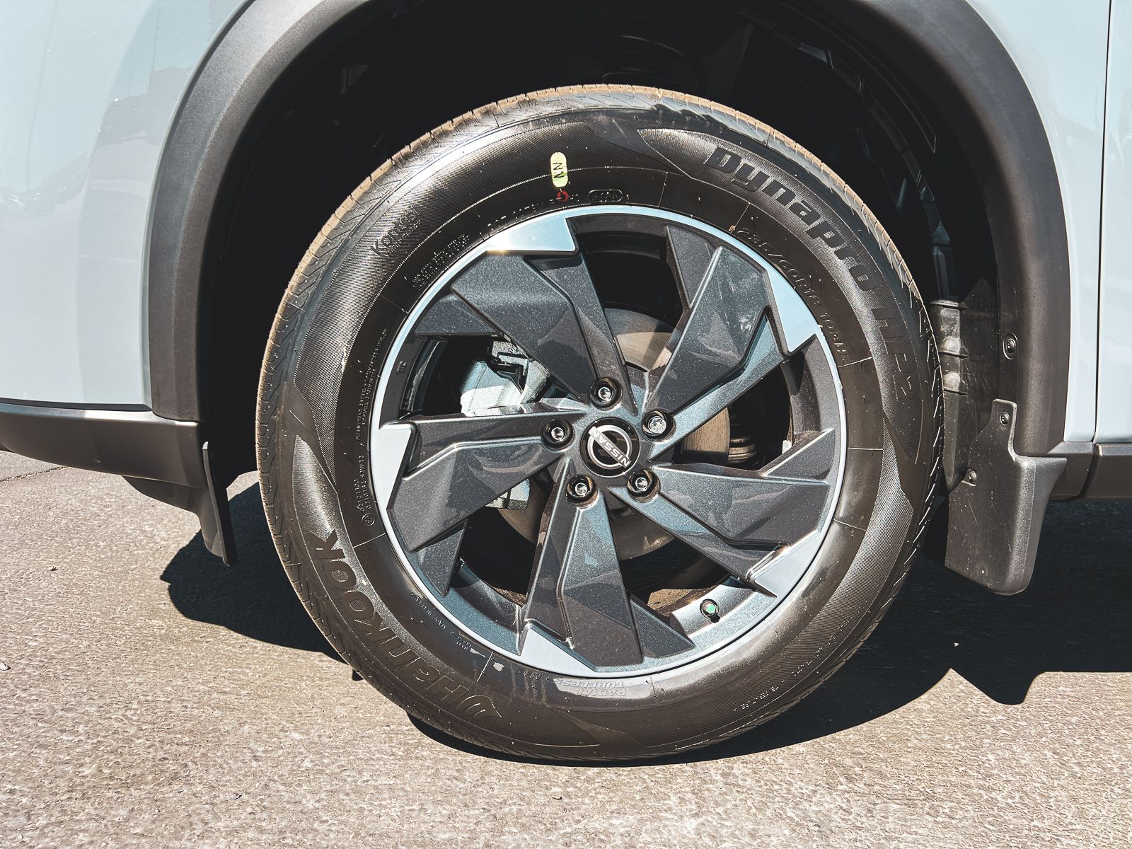 2026 Nissan Rogue SV photo 2