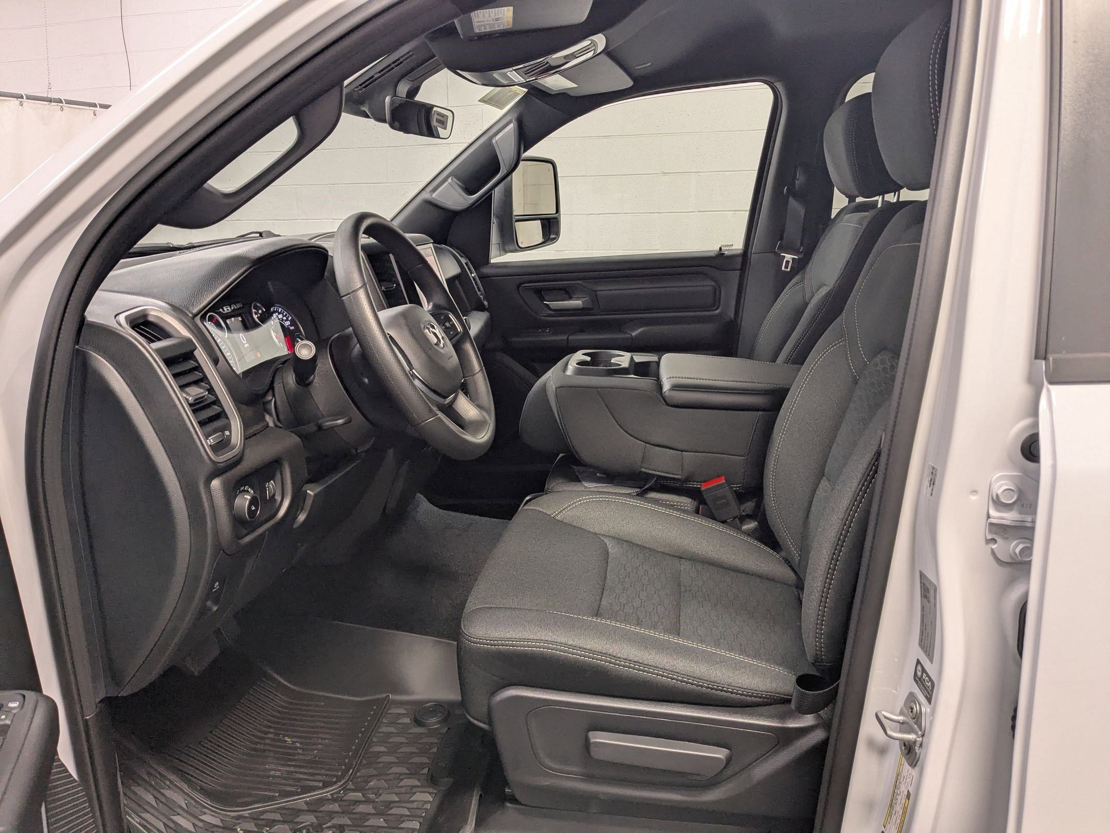 2025 Ram 1500 Tradesman photo 11