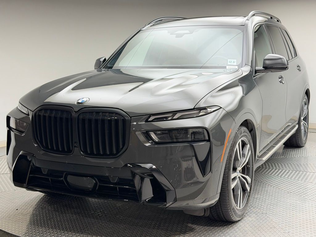 2023 BMW X7 40i's photo