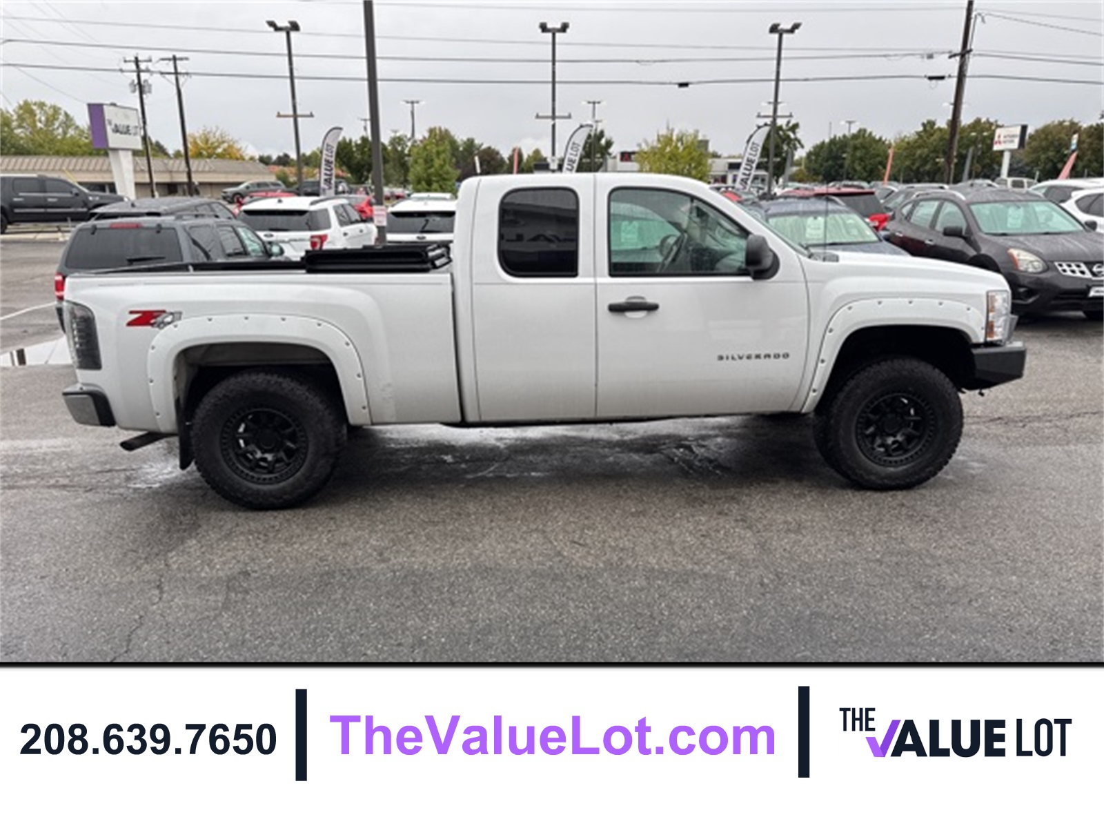2011 Chevrolet Silverado 1500 LT photo 3