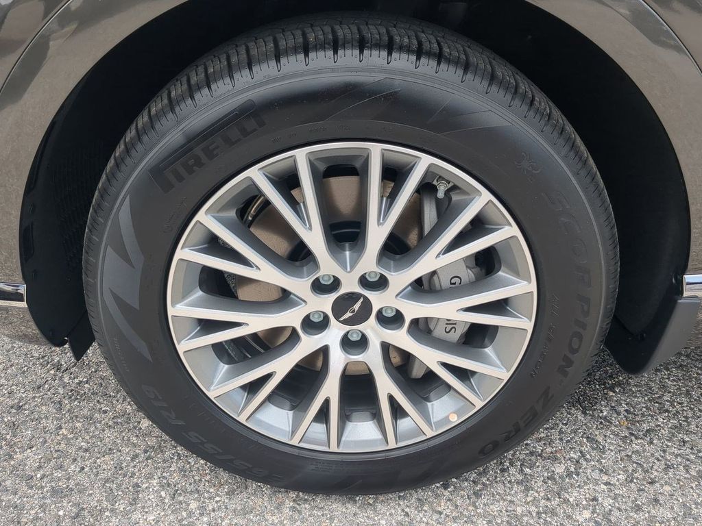 2025 Genesis GV80 2.5T Standard AWD photo 9