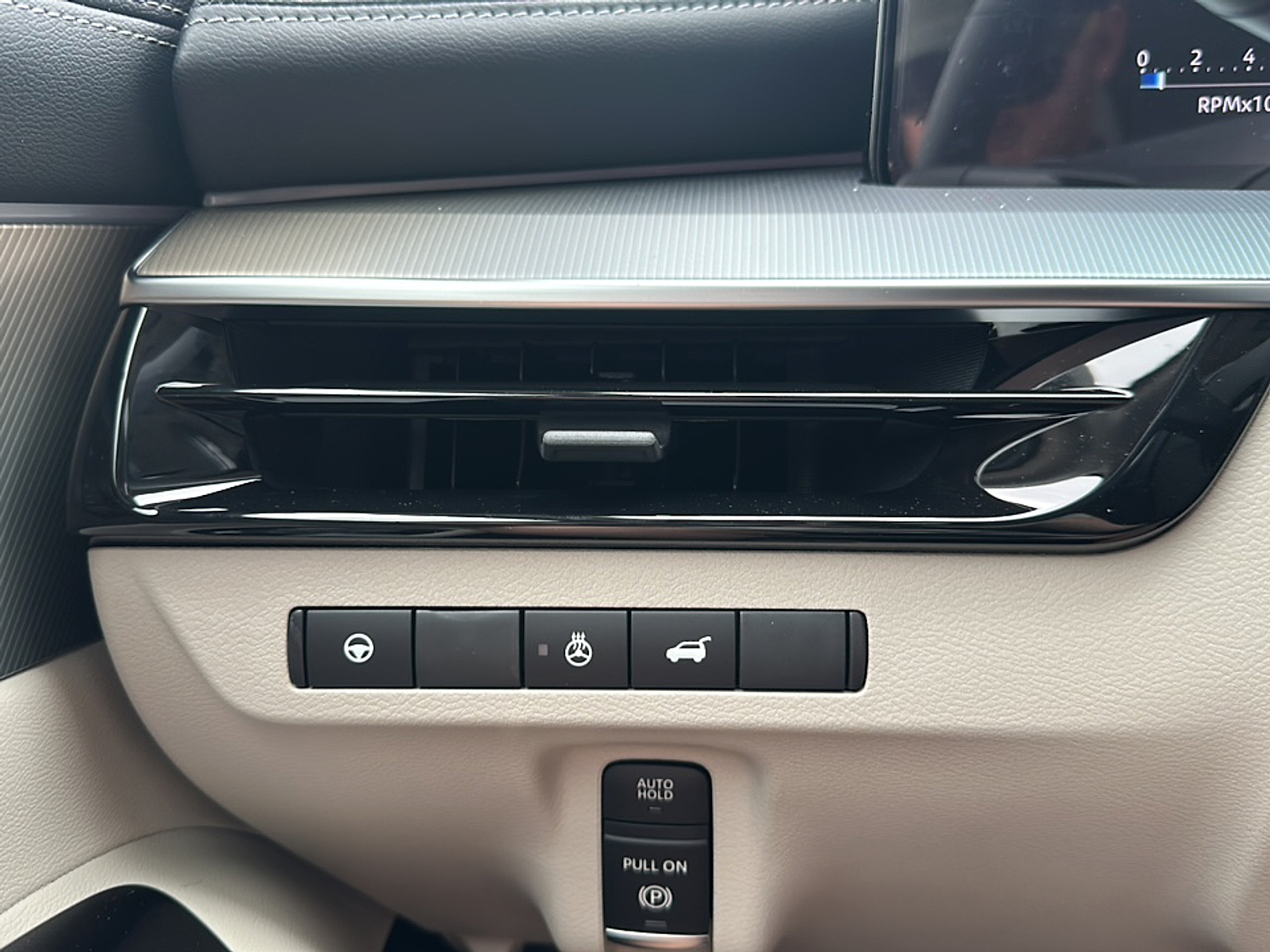 2025 Nissan Murano SL photo 16
