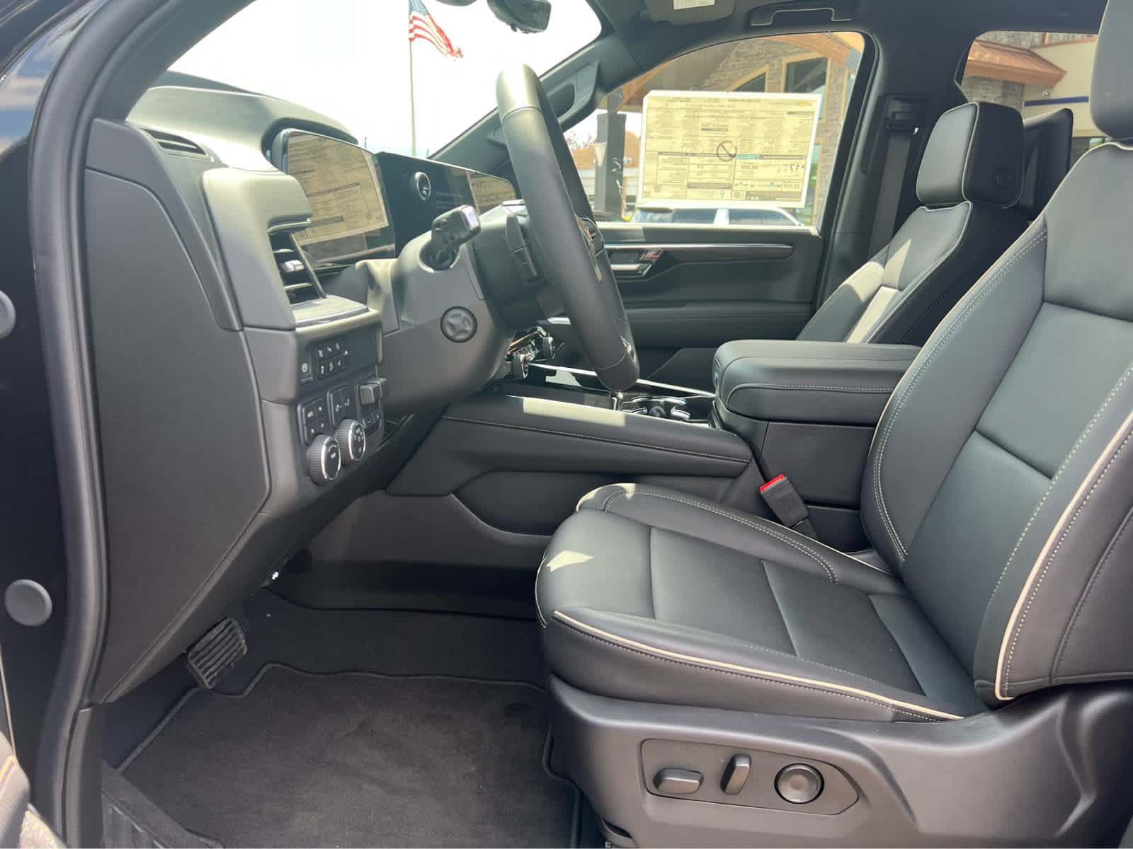 2025 Chevrolet Tahoe Premier photo 12