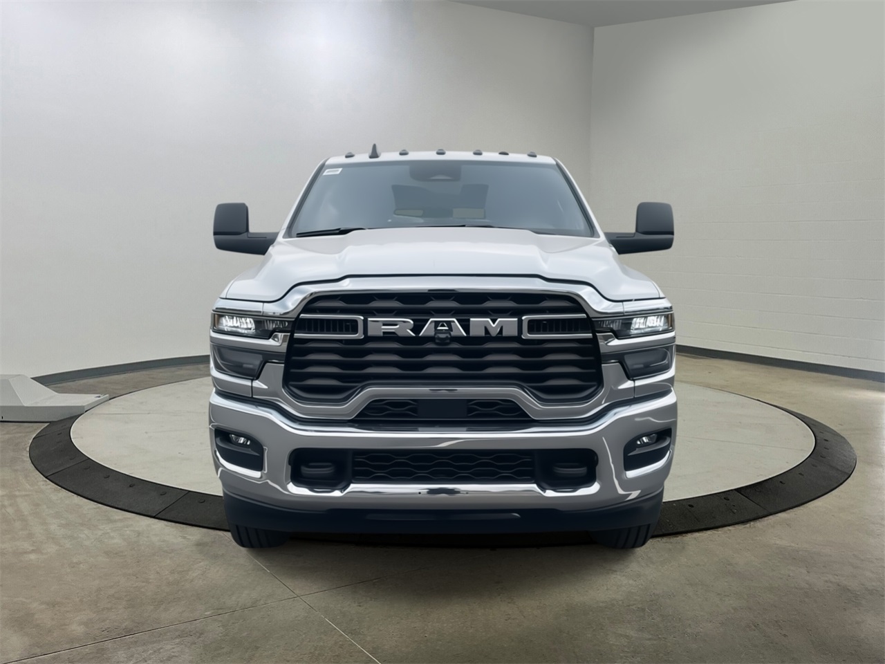 2025 Ram 3500 Tradesman photo 2