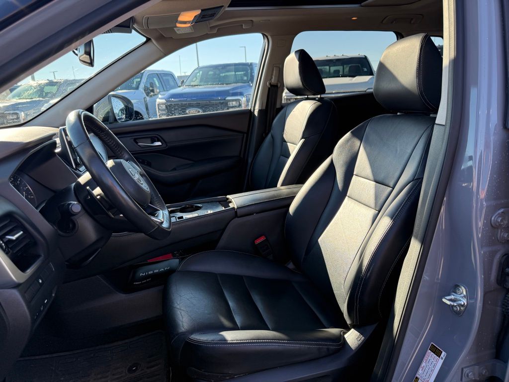 2023 Nissan Rogue SL photo 4