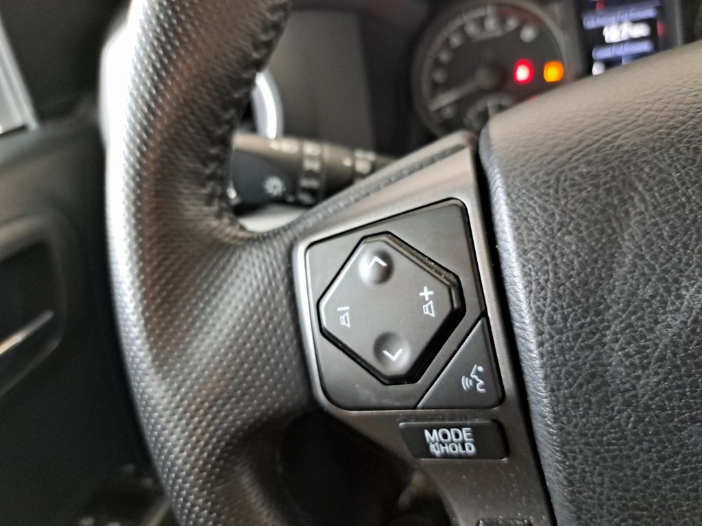 2023 Toyota Tacoma TRD Off-Road photo 18