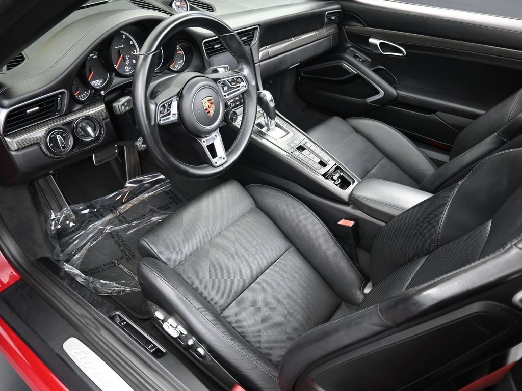 2017 Porsche 911 Turbo S photo 4