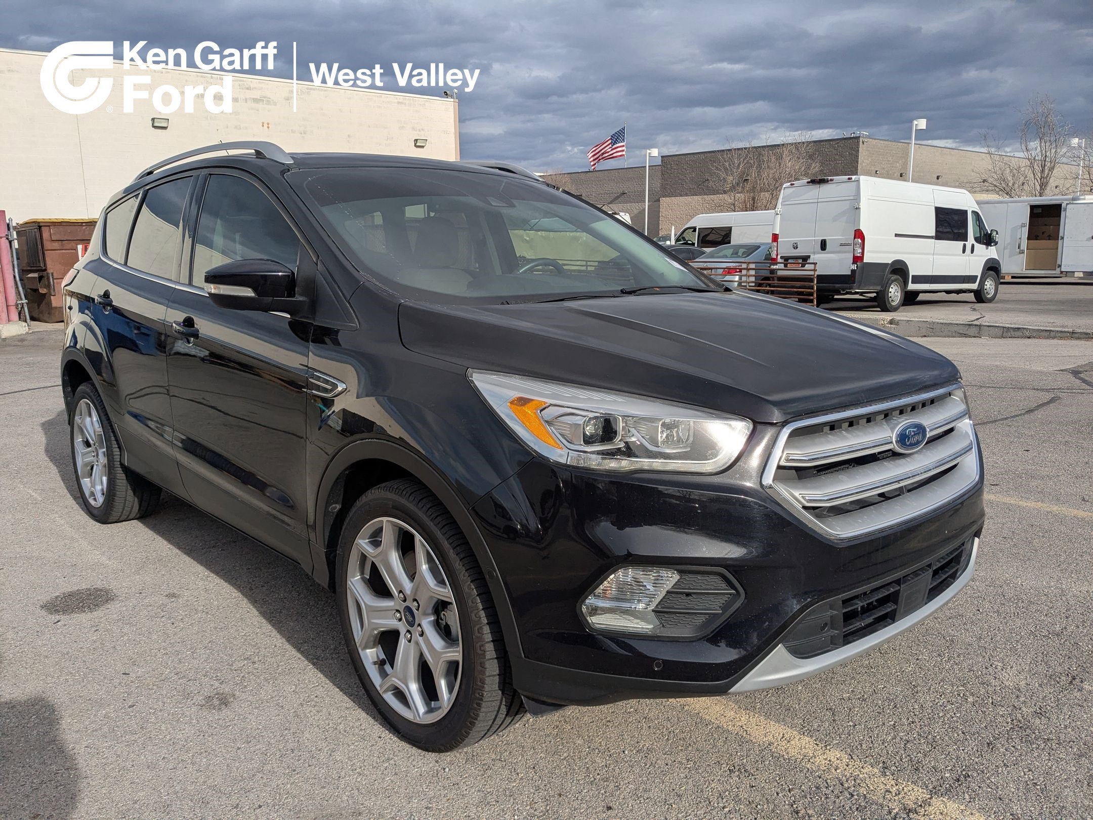 2019 Ford Escape Titanium's photo