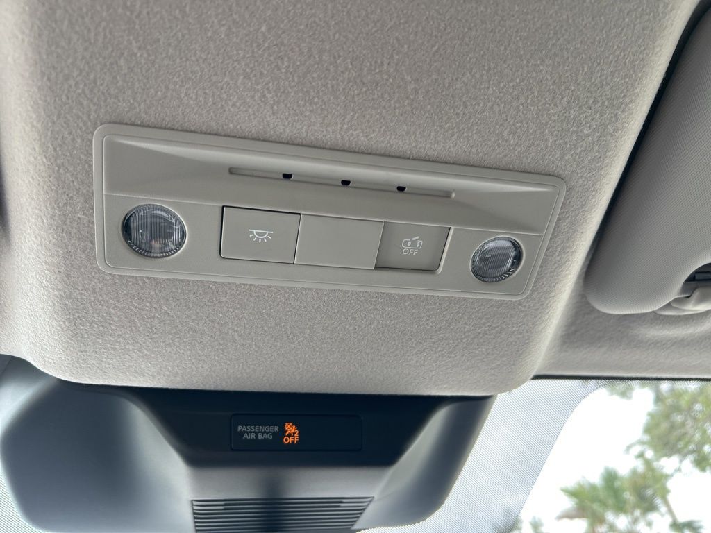 2025 Nissan Kicks SV photo 29
