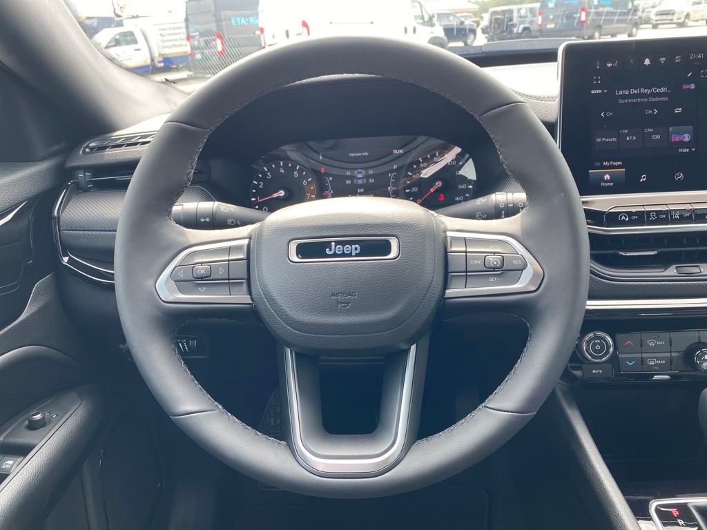 2025 Jeep Compass Latitude photo 14