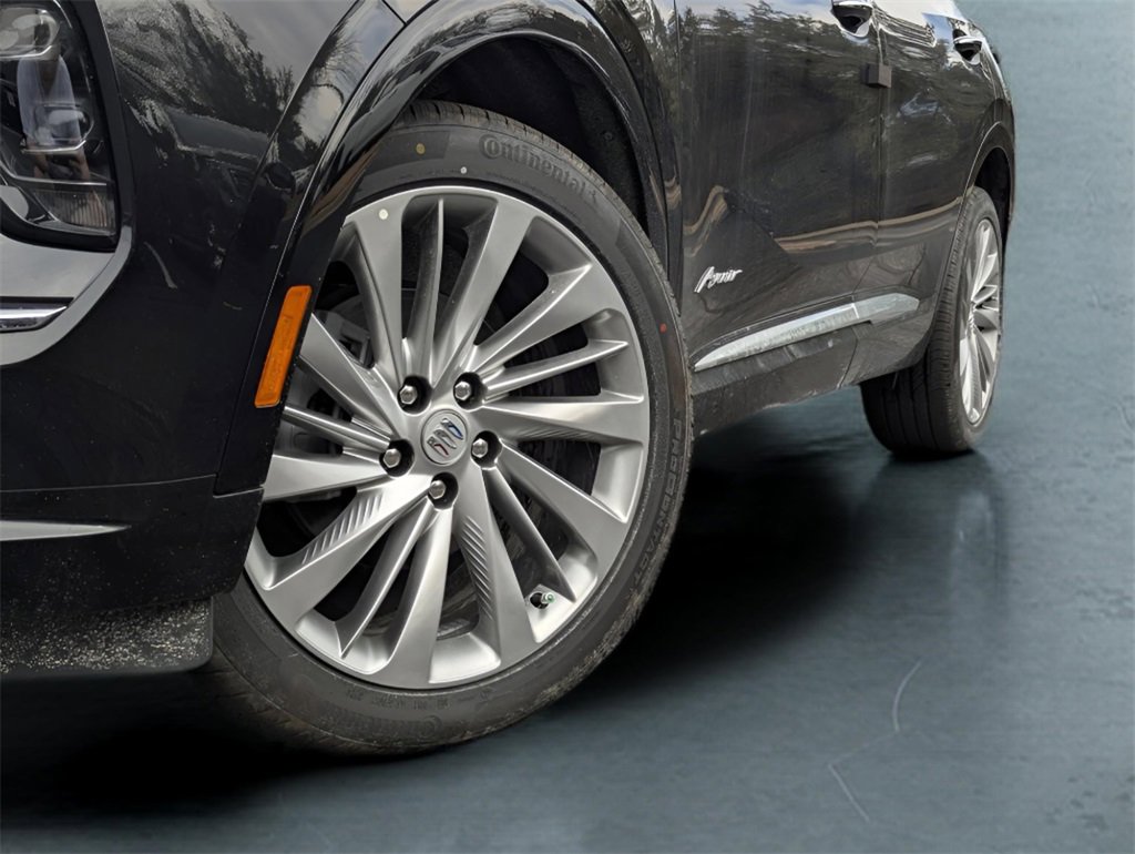 2025 Buick Envision Avenir photo 2
