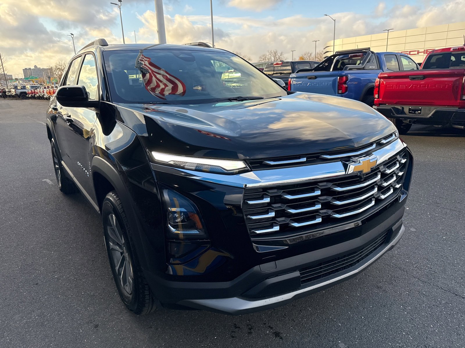 2026 Chevrolet Equinox LT photo 2