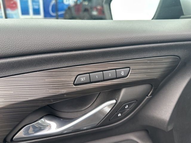 2022 Gmc Terrain SLT photo 26