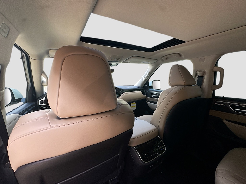 2026 Infiniti QX80 Pure photo 25