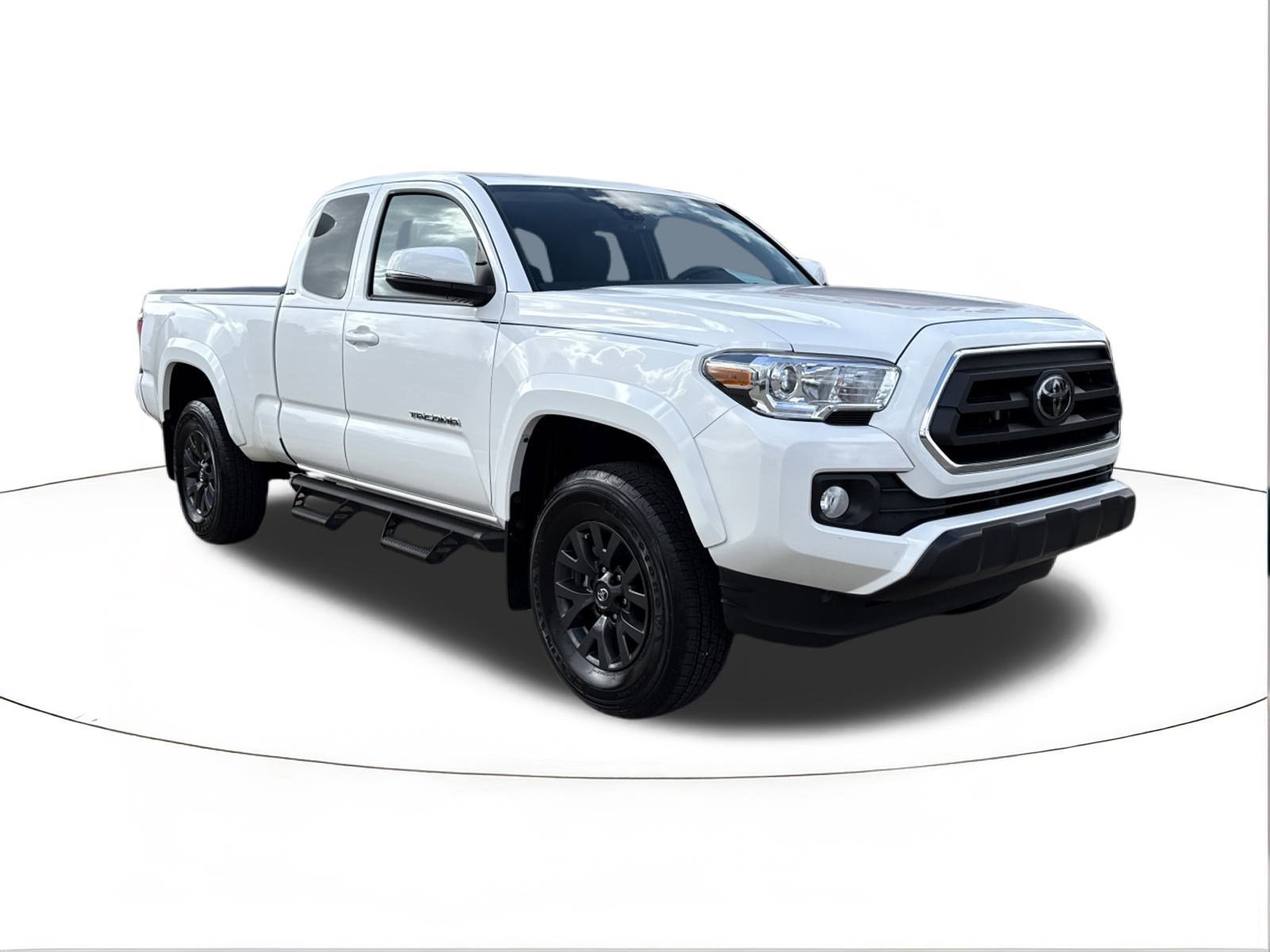 2022 Toyota Tacoma SR5's photo