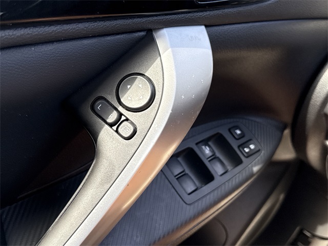 2024 Mitsubishi Eclipse Cross SE photo 13