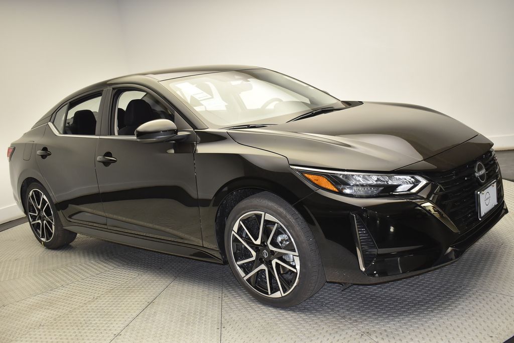 2025 Nissan Sentra SR photo 3
