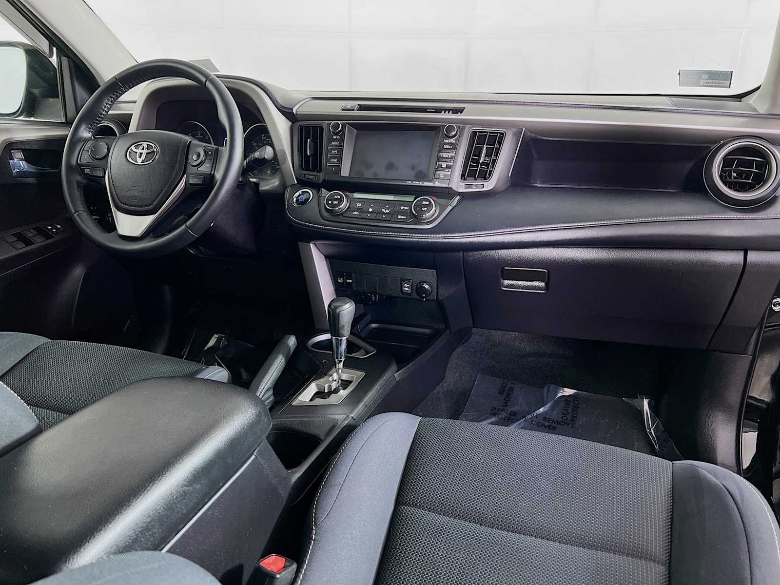 2018 Toyota RAV4 XLE photo 25