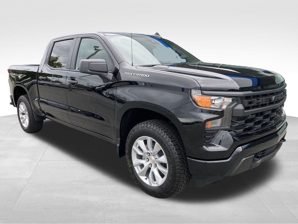 2025 Chevrolet Silverado 1500 Custom photo 2
