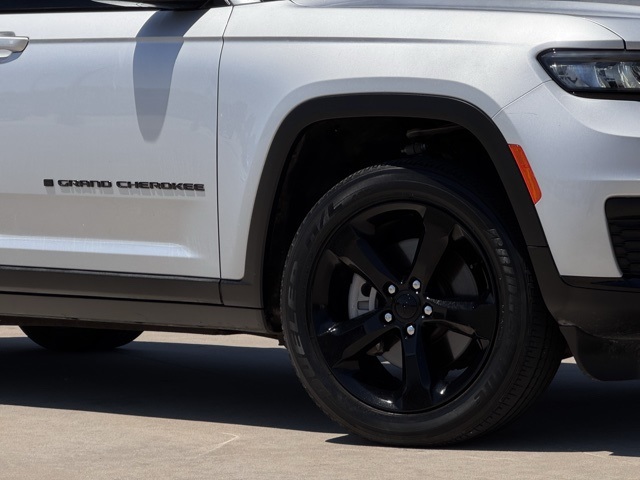 2023 Jeep Grand Cherokee Altitude photo 12