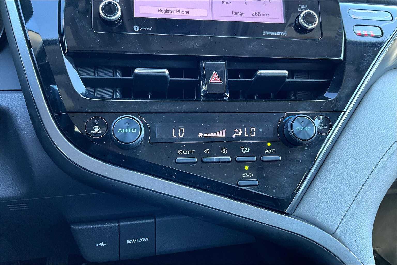2024 Toyota Camry SE photo 32